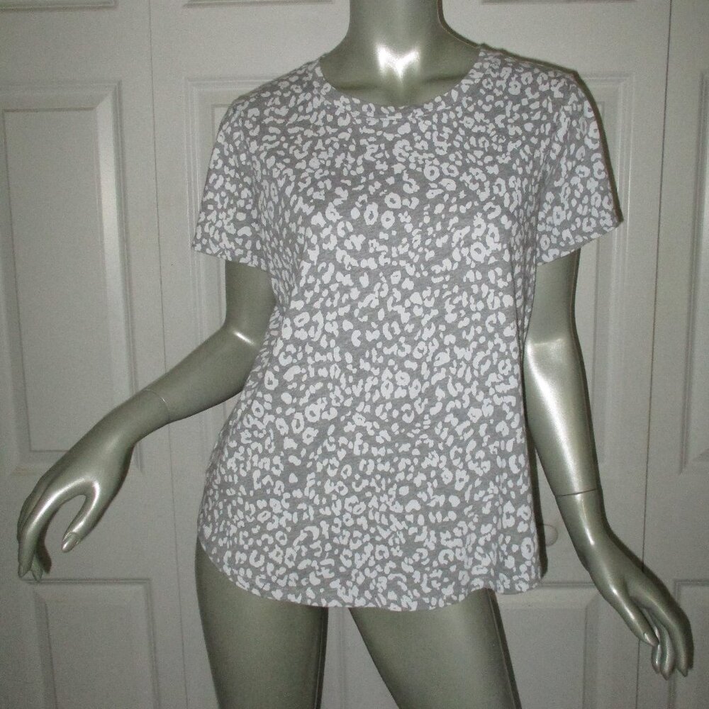 OLD NAVY Gray & White Floral Short Sleeve Tee